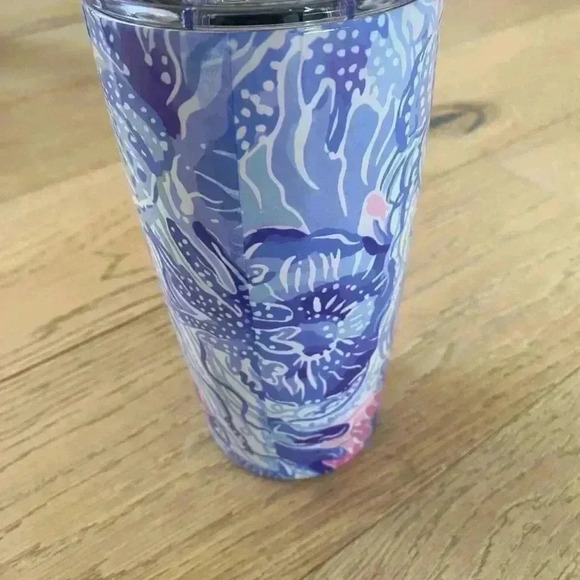 Lilly Pulitzer Kitchen Travel Tumbler Saltwater Blue Shade Seekers 20oz - Picture 2 of 4